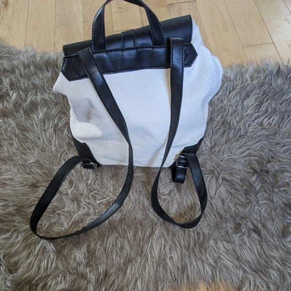 Deux Lux - Demi Backpack - Picture 2 of 8